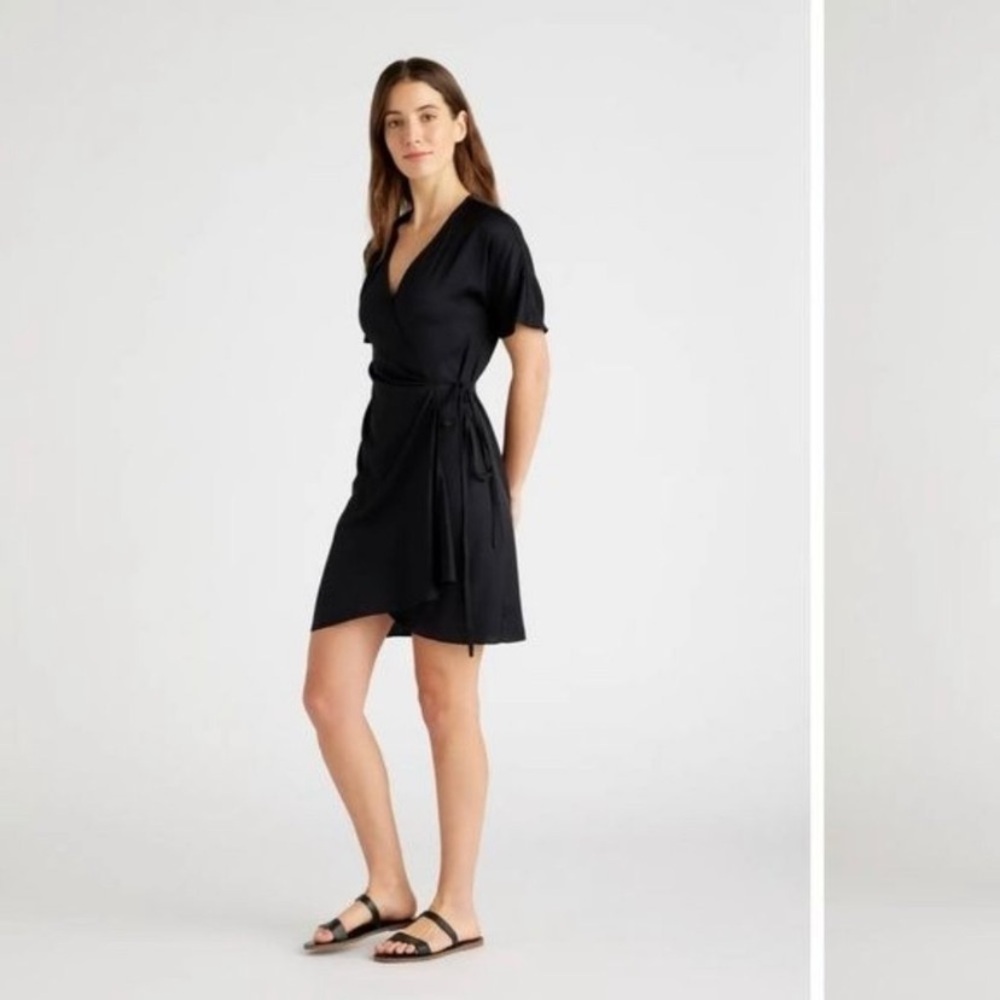NWT Quince Women's Black Washable Stretch Silk Short Sleeve Wrap Dress Size M